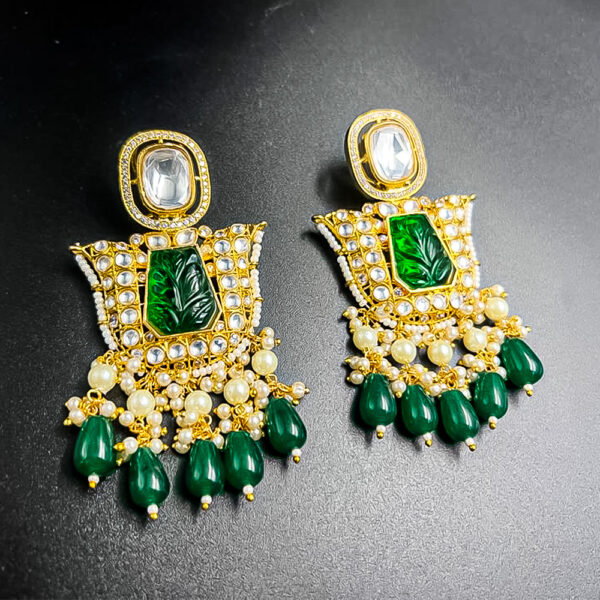 Kundan earrings with pearl work (542262)