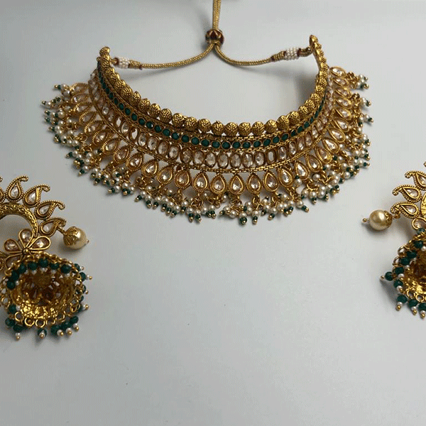 Kundan necklace set with green stone (543377)