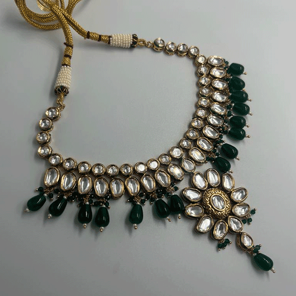 Kundan necklace set with mang tika (543169)